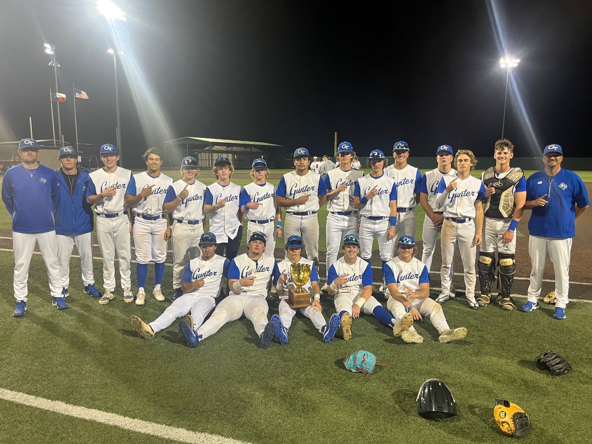 GunterBaseball's tweet photo. Your Tigers clinch the 2023 District Championship tonight with a 19-0 win over Blue Ridge! Bats were 🔥 tonight with 17 hits! @colson_wood had himself a night with a 💣 followed by @AlemanPeyton @carterlayton01 @Cade_Dodson05 all having doubles! We’re not done! #GOLDGLOVESZN https://t.co/to7UObXaqH