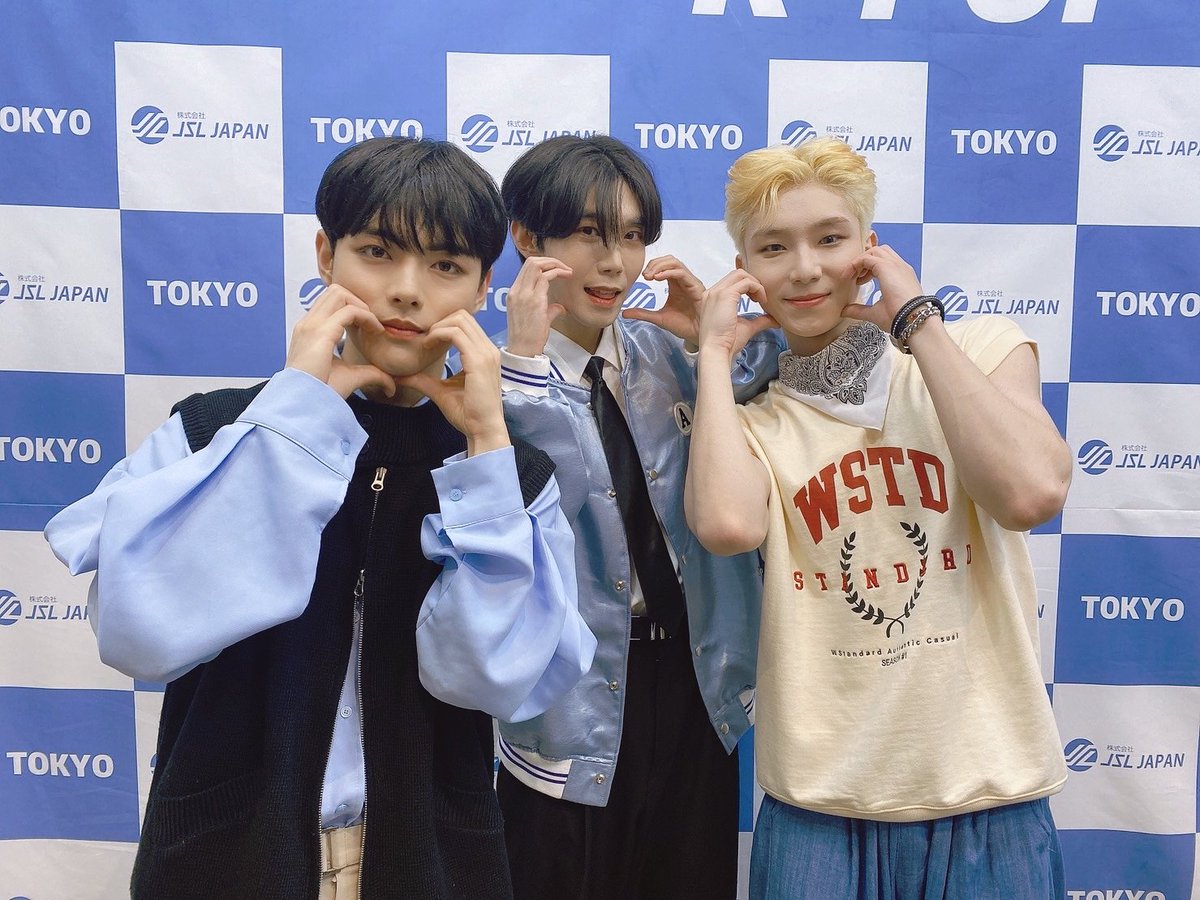 FCLIVE_official's tweet photo. 個性あふれるメンバーのかっこいいステージ🎶と楽しいトークも💖❕

˚*.꒰🎞 #LAM LIVE TOUR in JAPAN 🎞꒱.*˚

🍀4/19(水) は❶17時❷20:30-開演🍀
🎟当日券あり🔰初回無料
📍新宿K-SQUARE3F

🔗 ⇢ https://t.co/jGN7mV5TSO

#영화처럼 #LIKEAMOVIE #新大久保 #KPOP https://t.co/ayhSnFIRHF