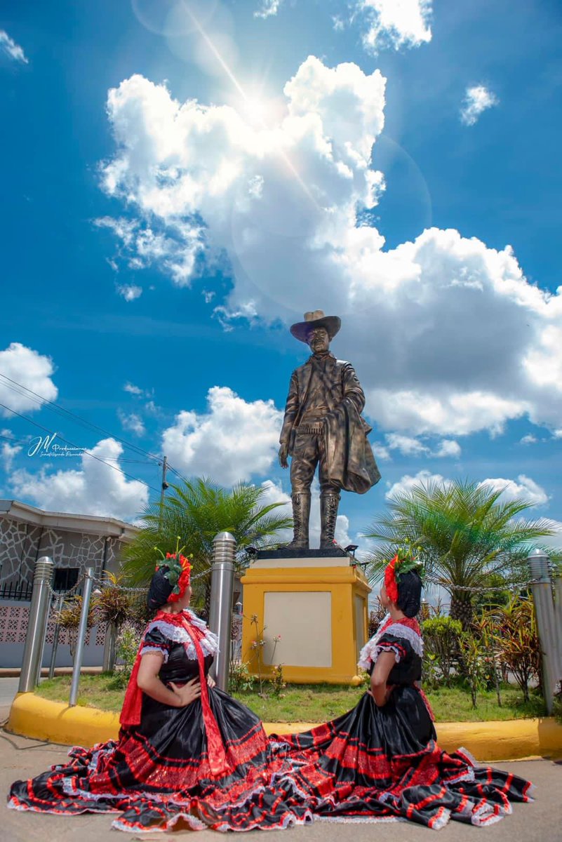 ConversaSandin1's tweet photo. Avanzamos todos juntos en paz y armonía para seguir cosechando más victorias ❤️🖤 #LaPazNuestraVictoria https://t.co/dhit6Pj0Yc