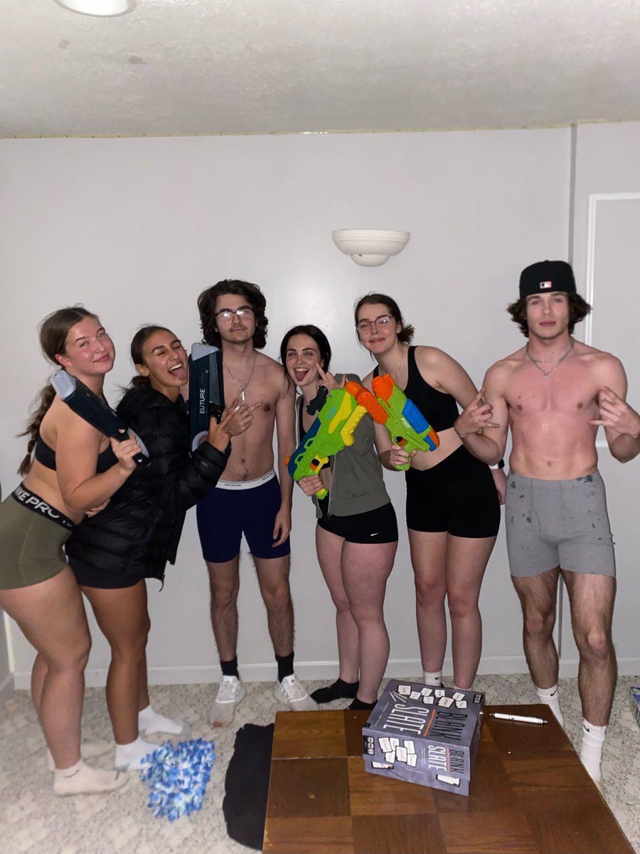 cwseniortag23's tweet photo. ‼️ SCORE UPDATE ‼️

Well that was quick. Kalee from Joes Hoes gets Aaron from Soggy Style out with a pretty good bait.

Soggy Style: 1
Joes Hoes: 1 https://t.co/4aeLGVxHJM