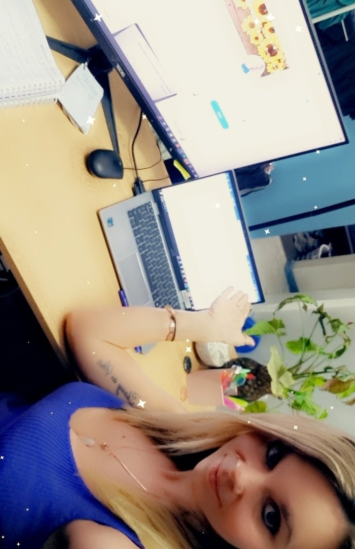 AshM_collins's tweet photo. Day of work = BLOGGING ! working through assignement 2!  Hope everyone is travelling well and not pulling out too much hair from WordPress ... no judgement i feel you 🤣🤣🙌🙌 #makingsocialmedia https://t.co/c7B2UBif33