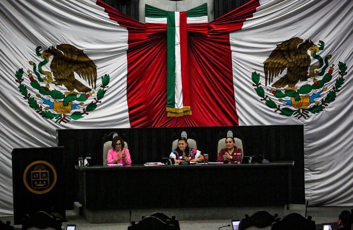 CrissAlcerreca's tweet photo. ✅ Aprobamos la Ley de Seguridad Ciudadana del Estado de #QuintanaRoo
 
Esta noche en la Sesión 19 del segundo periodo de la #XVIILegislatura aprobamos en el Congreso del Estado de Quintana Roo la iniciativa de ley presentada en días pasados por la gobernadora @MaraLezama https://t.co/ZdsnZFgsw4