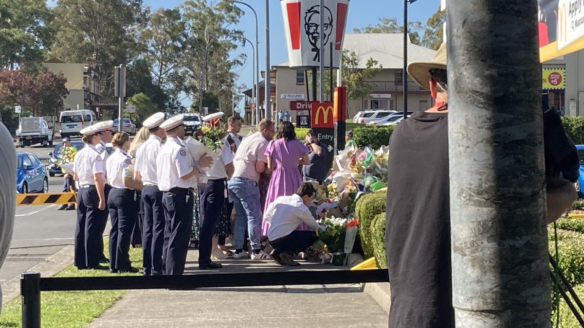 Family of murdered @NSWAmbulance paramedic Steven Tougher have arrived at the carpark where he was killed. They’re looking at hundreds of messages of support as they push for the introduction of “Steven’s Law” - mandatory life sentences for people who murder paramedics.