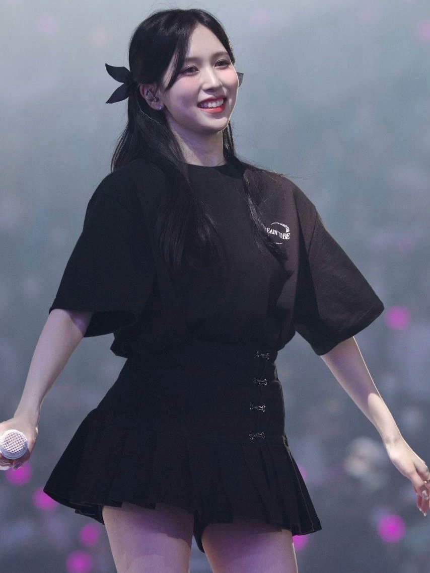 wertajp's tweet photo. #TWICE_5TH_WORLD_TOUR
This is such a lovely and beautiful tour. Girls are great fellows. Strong performances of each is a separate art of history and music. Mina struck me the most, Ariana's song suits her so well. Mina's voice is killing me, and her images... https://t.co/XWotwcY11W