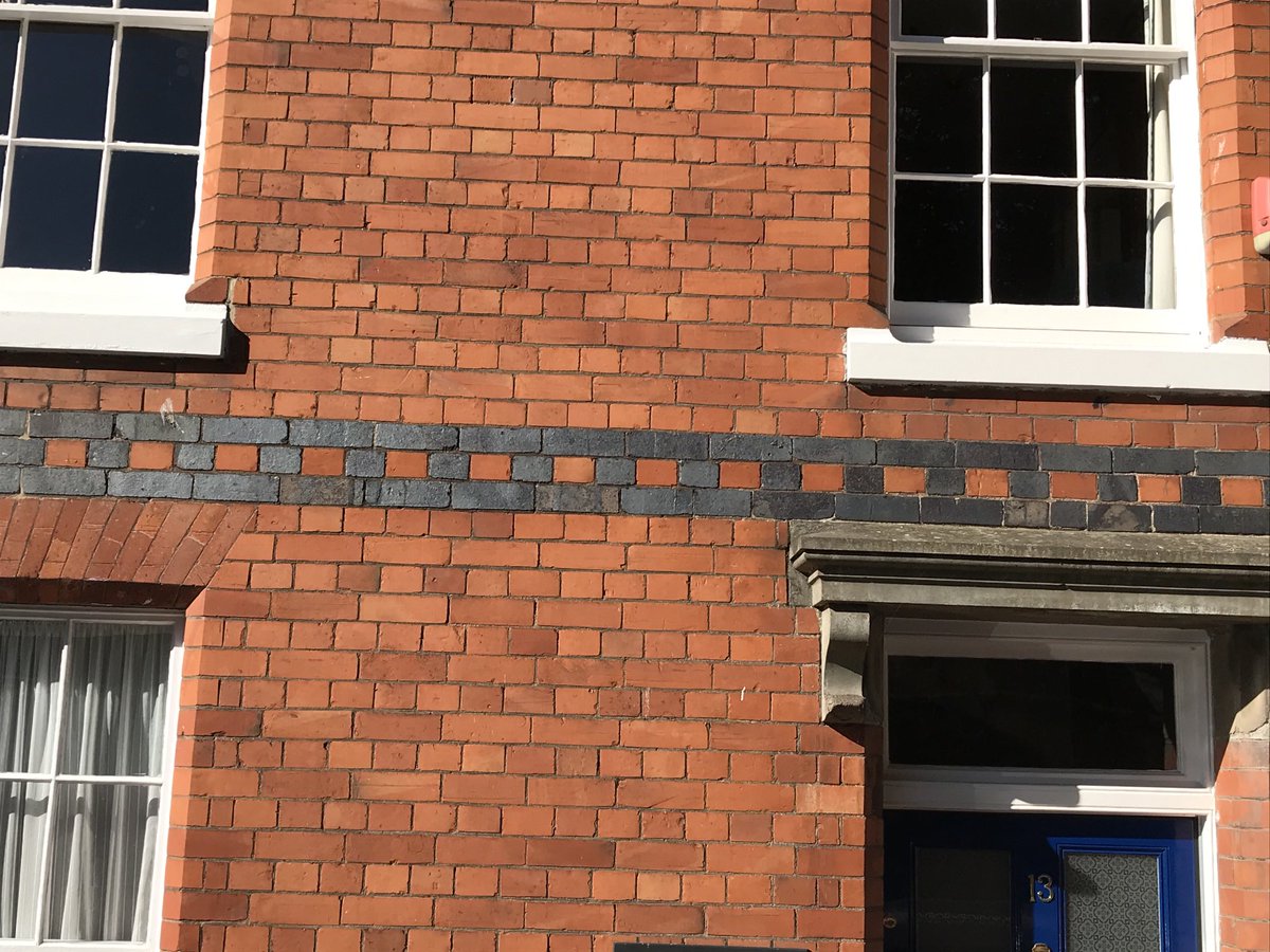 createstreets's tweet photo. Look how simple string courses of black bricks are used to add texture & detail to this lovely home in Devon. #NotExpensive
Creating beautiful places is more about mindset than budgets https://t.co/zV9PqnZmoL