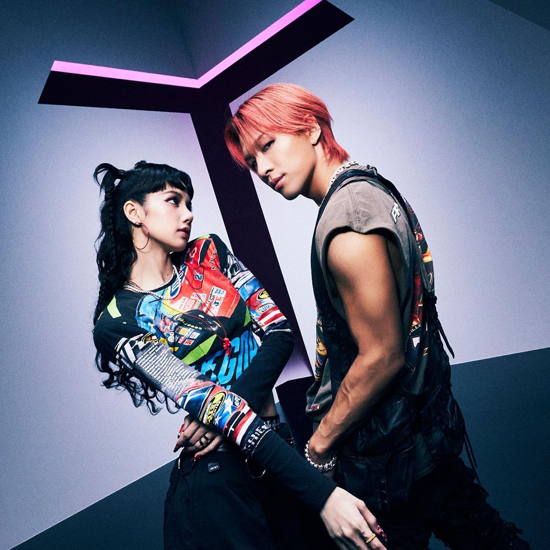 PhilstarNews's tweet photo. 'POWER DANCERS!'🔥

LOOK: BIGBANG's @Realtaeyang announces collab with @BLACKPINK's Lisa for new single 'Shoong!' as part of Taeyang's album 'Down to Earth'

The new track will drop on April 25.

Photo: Taeyang/Instagram

#SHOONGxTAEYANGxLISA https://t.co/M5GqRE5IGe