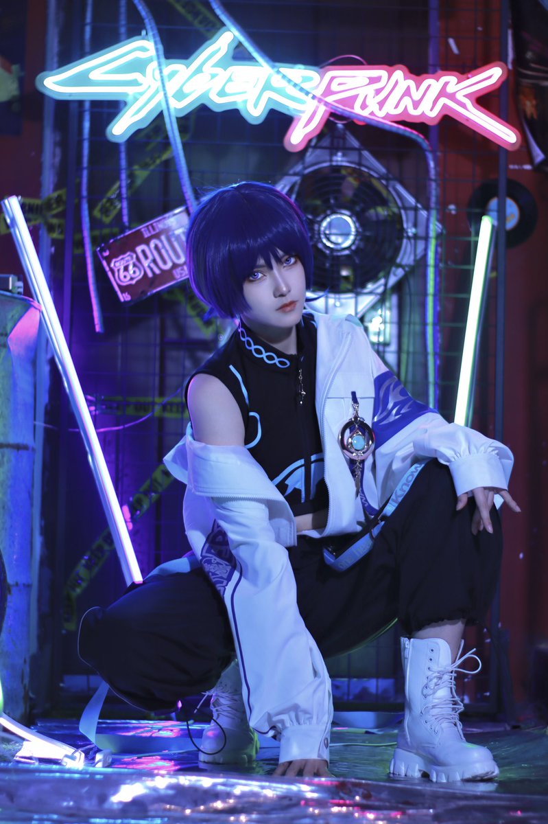 Cola_Milk_'s tweet photo. 是妈妈买了新衣服的小酷散～
#原神 #散兵 #原神cos https://t.co/6UxcomUNCP