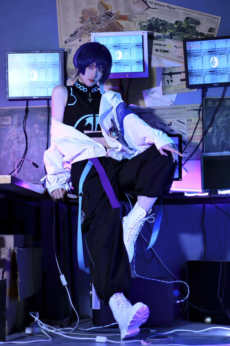 Cola_Milk_'s tweet photo. 是妈妈买了新衣服的小酷散～
#原神 #散兵 #原神cos https://t.co/6UxcomUNCP