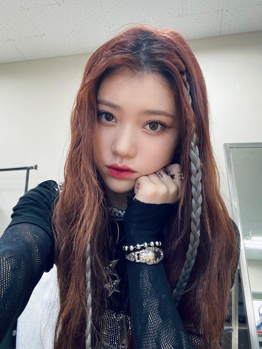 clchebul's tweet photo. Xiaoting Top 4 Best Selfies https://t.co/NvEg4oOoGd