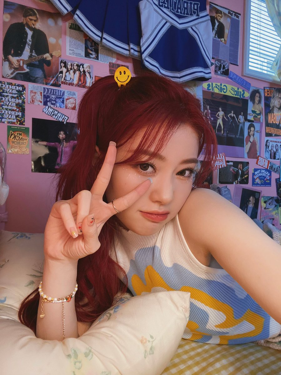 clchebul's tweet photo. Xiaoting Top 4 Best Selfies https://t.co/NvEg4oOoGd