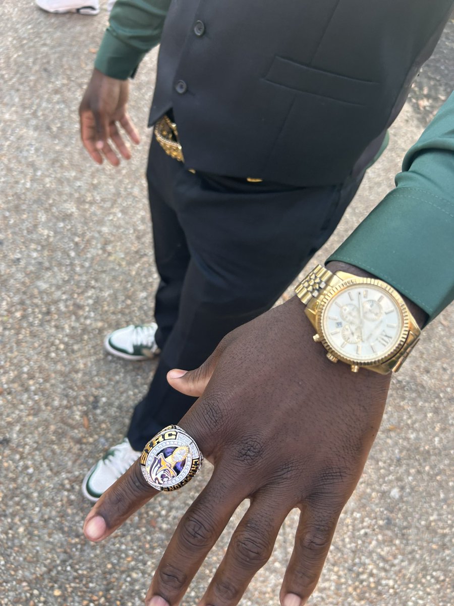 starkes_dedrick's tweet photo. “Tell My Youngin Chase Your Dream Everybody Gone Get There Chance! #Str8OutTheMud The First! Won’t Be The Last!🥇#2023 Loading……🏆 https://t.co/5ueW82VQrA
