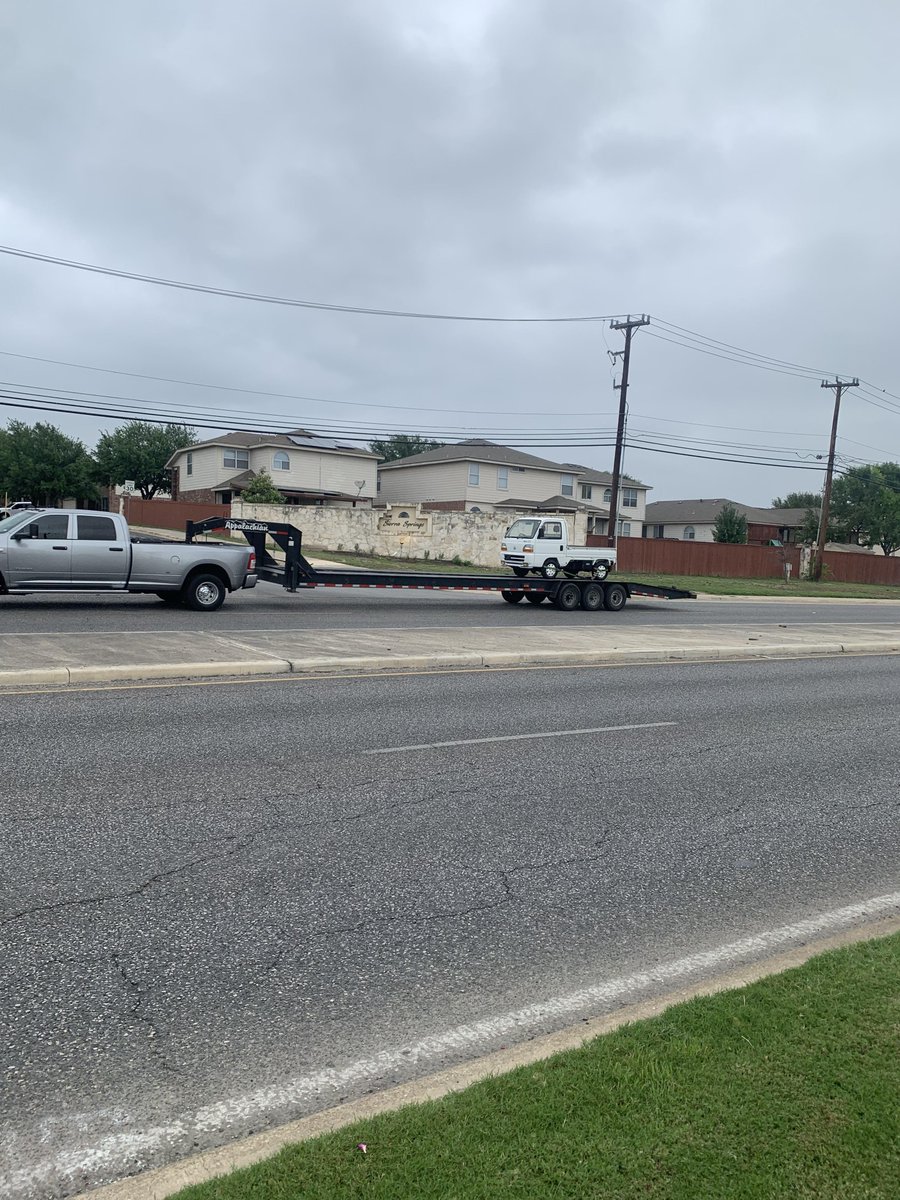 auto_revenge's tweet photo. Appropriate truck and trailer for a [honda acty] 🚘 https://t.co/XtiDccqzRV