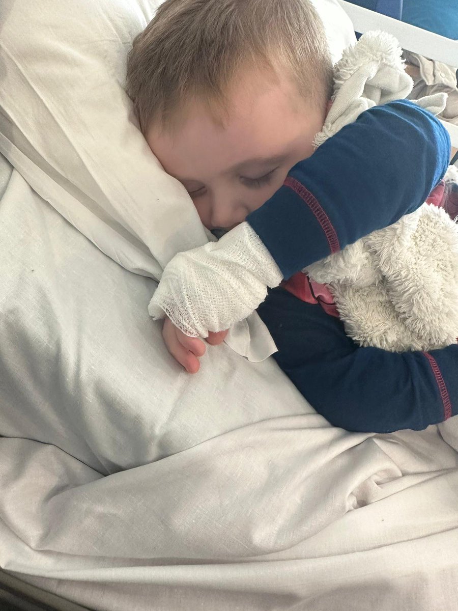 Cairnlodge1's tweet photo. My wee #grandson #Blye had an #operation on his 2 great #toes this morning. I #love my #grandkids so so much. 💙🙏 https://t.co/sxZhv5NhYl