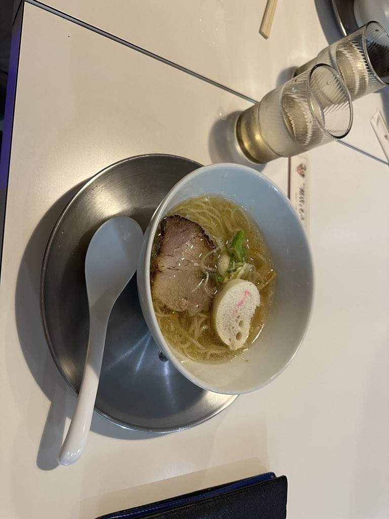 Alice_sayoh's tweet photo. うごけなくなた https://t.co/IYvaYSY2iL