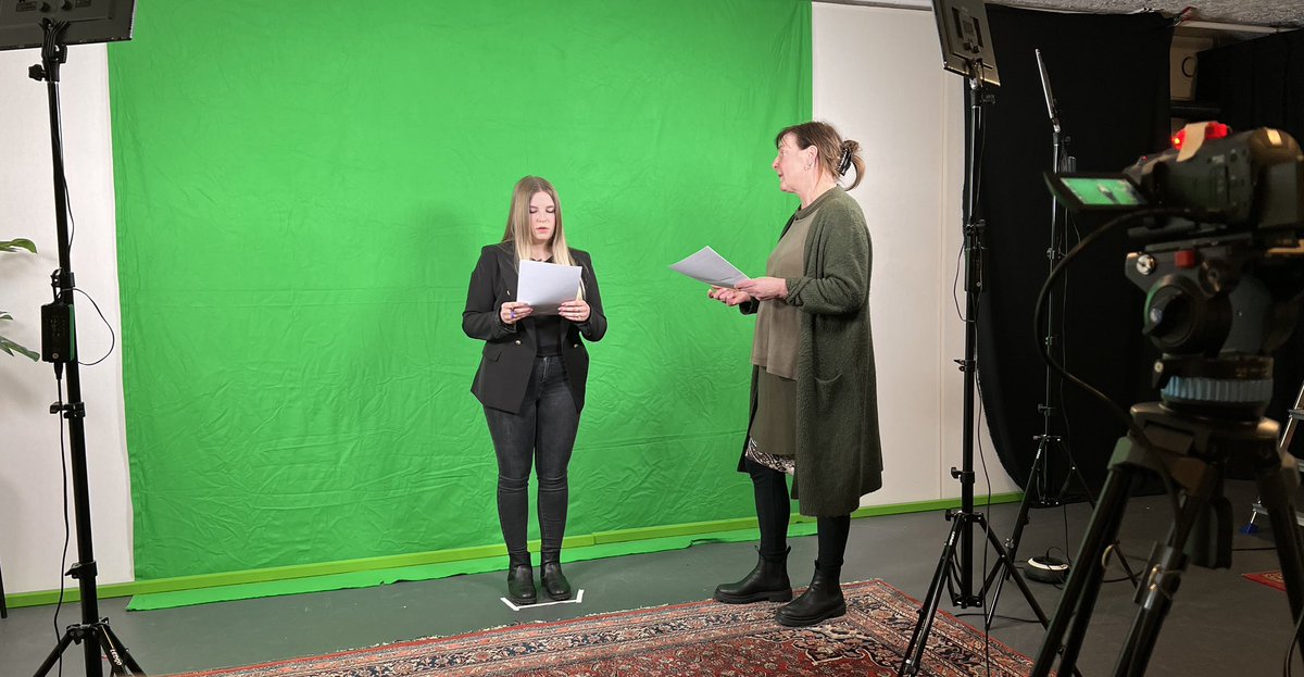TudorStudio1's tweet photo. Greensceen opnamen i.o.v. Caro Wicher van Theater Klare Taal voor een nieuwe theater productie @Driestroom @TudorStudio1 #greenscreenopname #theaterproductie #carowicher #theaterklaretaal https://t.co/xWubzYa7Yc