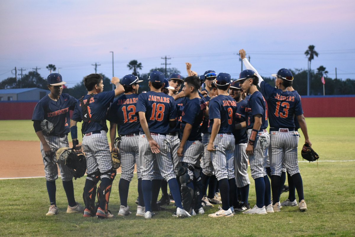 MommaMoon28's tweet photo. Congratulations🥳 Our Jaguars defeated Bobcats 
🐾EAST SIDE STRONG SIDE 🐾 https://t.co/3SlNYn7NWI