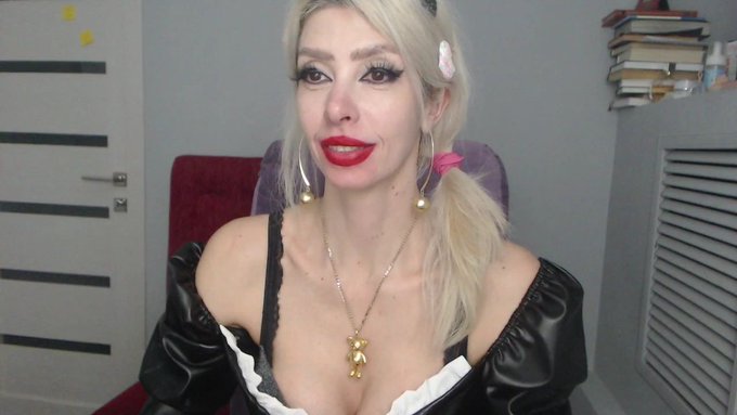I'm online @MyFreeCams! #onmfc https://t.co/PlGLdxpm31 💚 https://t.co/oJRkghMthv<a class="tags" href="/tag/myfreecams">@myfreecams</a><a href="/tag/onmfc"class="tags">#onmfc</a>