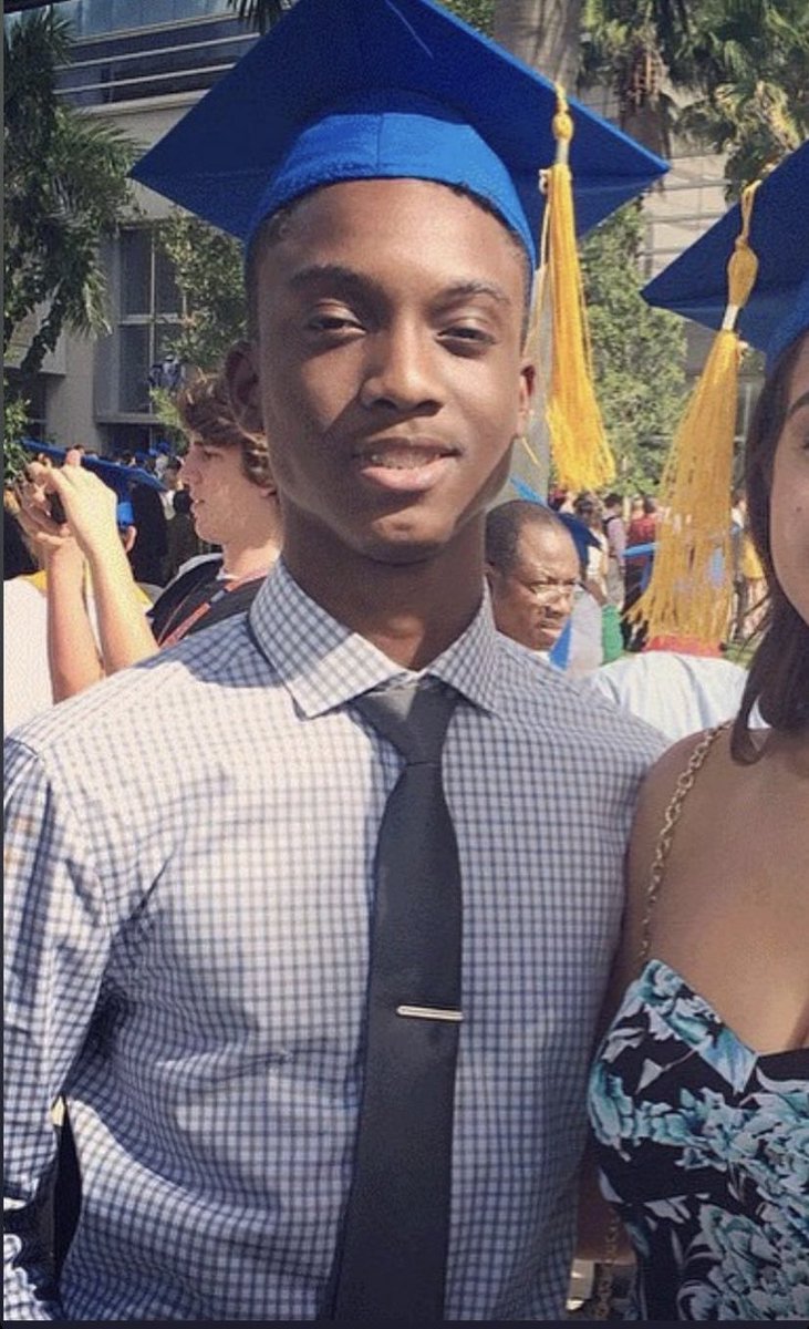 BIGMEM12's tweet photo. @YourRAGEz We seen the first one my boy https://t.co/YTIFwm6m0N