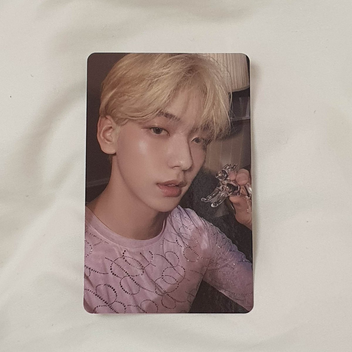 junibns's tweet image. 𓂃 #junisells ₊˚✧

wts lfb txt ph

soobin lullaby pob + unsealed album for ₱500
— prio payo 
— mod: jnt

## tnc temptation glass bunny pre order benefit