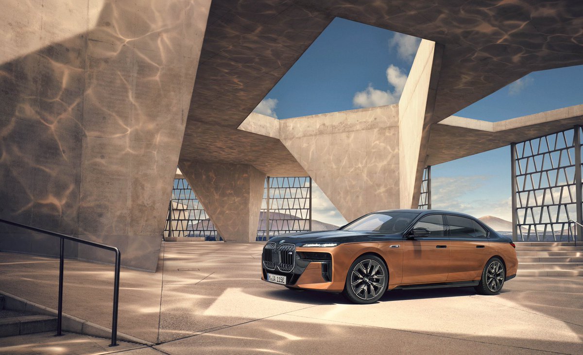 askabtauto's tweet photo. The 660hp BMW i7 M70 has been revealed as the brand's most powerful EV 
Dual-motor drivetrain
660hp | 1,015 Nm in Sport mode, 1,100Nm in when M Launch Control or M Sport Boost is activated 
0-100kph in 3.7 secs, making it BMW's fastest all-electric model https://t.co/ZW7Hra3FMn
