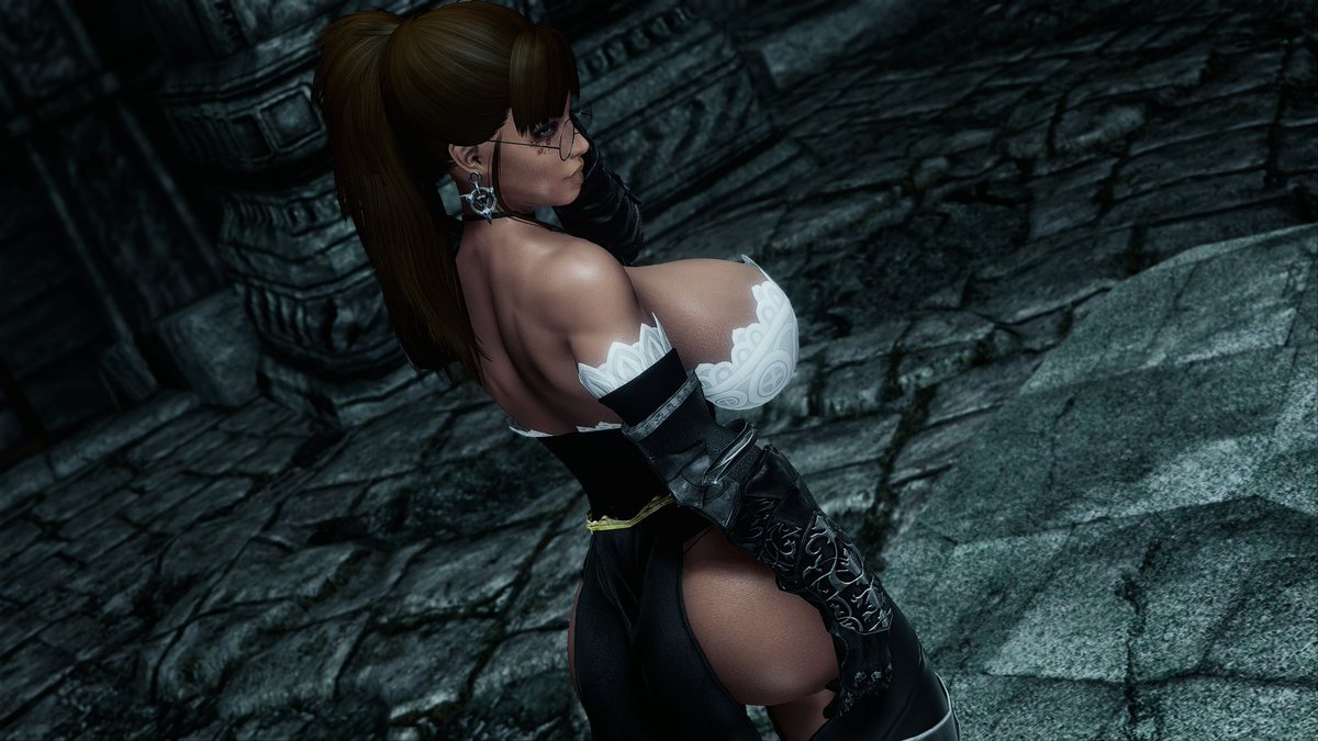 SnipityS's tweet photo. @raiounsfw Recently redid one of gals from years ago, so perfect timing to try out new hairstyles. https://t.co/yZqVwhqUYF