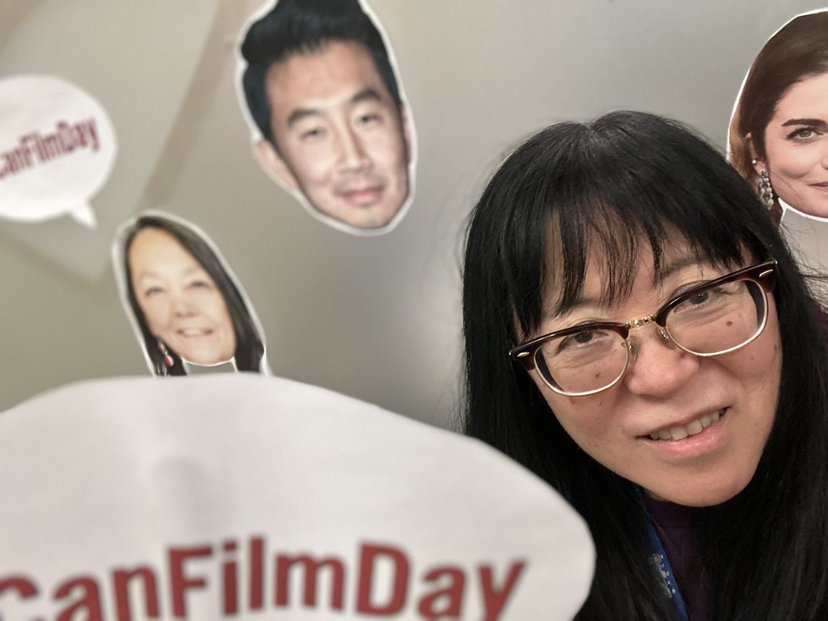 lorene1voice's tweet photo. Getting ready for 2023 #CanFilmDay I have props for #selfies & #popcorn for treats. #SurreyBC #TrueSurrey #films #Breakaway #MSDPR lunchtime & #PeaceByChocolate + #Viking @najc_national #NAJC evening @simuliu @tantoocardinal @CanFilmDay https://t.co/RHWnBgbdCX