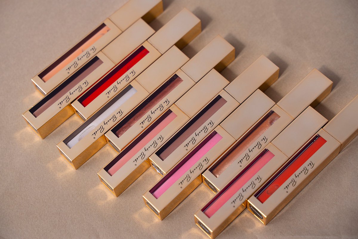 Which of our Manifesting Lip Gloss is your favorite hue? 
'The Beauty Boothe has the best hydrating and comfortable lipgloss' - Angel B. 
#thebestlipgloss #thebestlipstick #hydratinglipgloss #vegan #nonstickylipgloss #thebeautyboothe #cosmetics