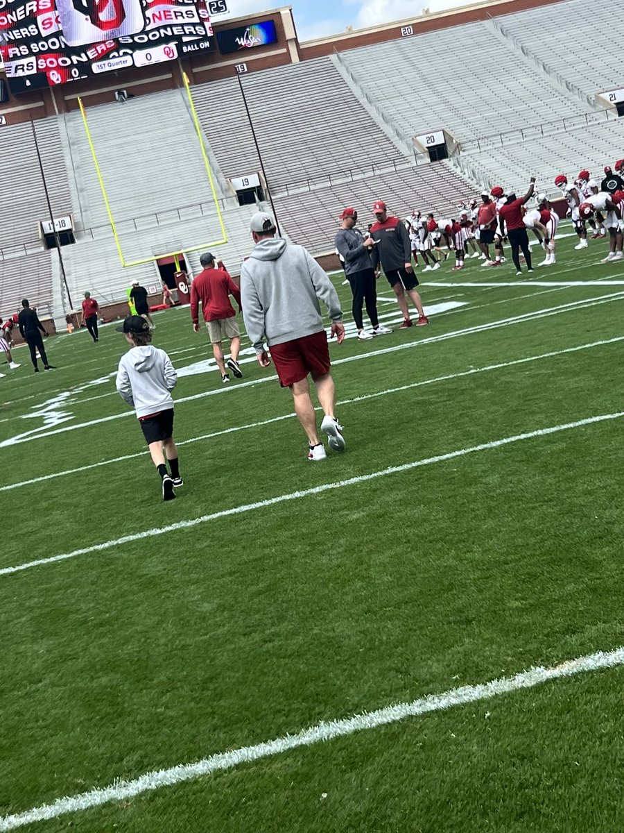 Thanks for having us today <a href="/CoachVenables/">Brent Venables</a>, Coop enjoyed every second of it. #uncommon #OUDNA #Soonernation