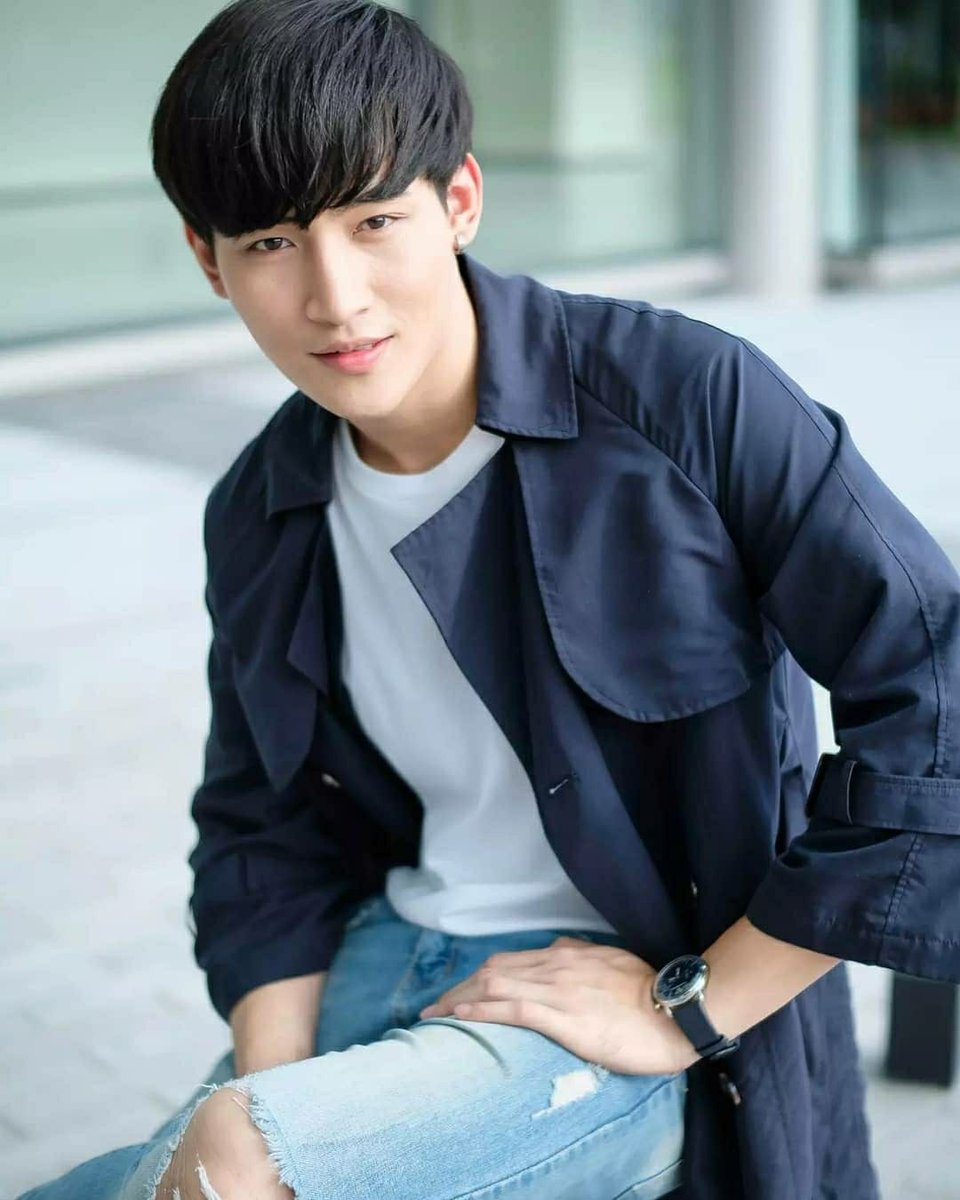 leonard67772072's tweet photo. __Que #Homão maravilhosooo 😍
#OhmThitiwat 🥰😘❤️
#Lindão
#Perfeito
#Sexy
#Sedutor https://t.co/kHkVeVNdyP