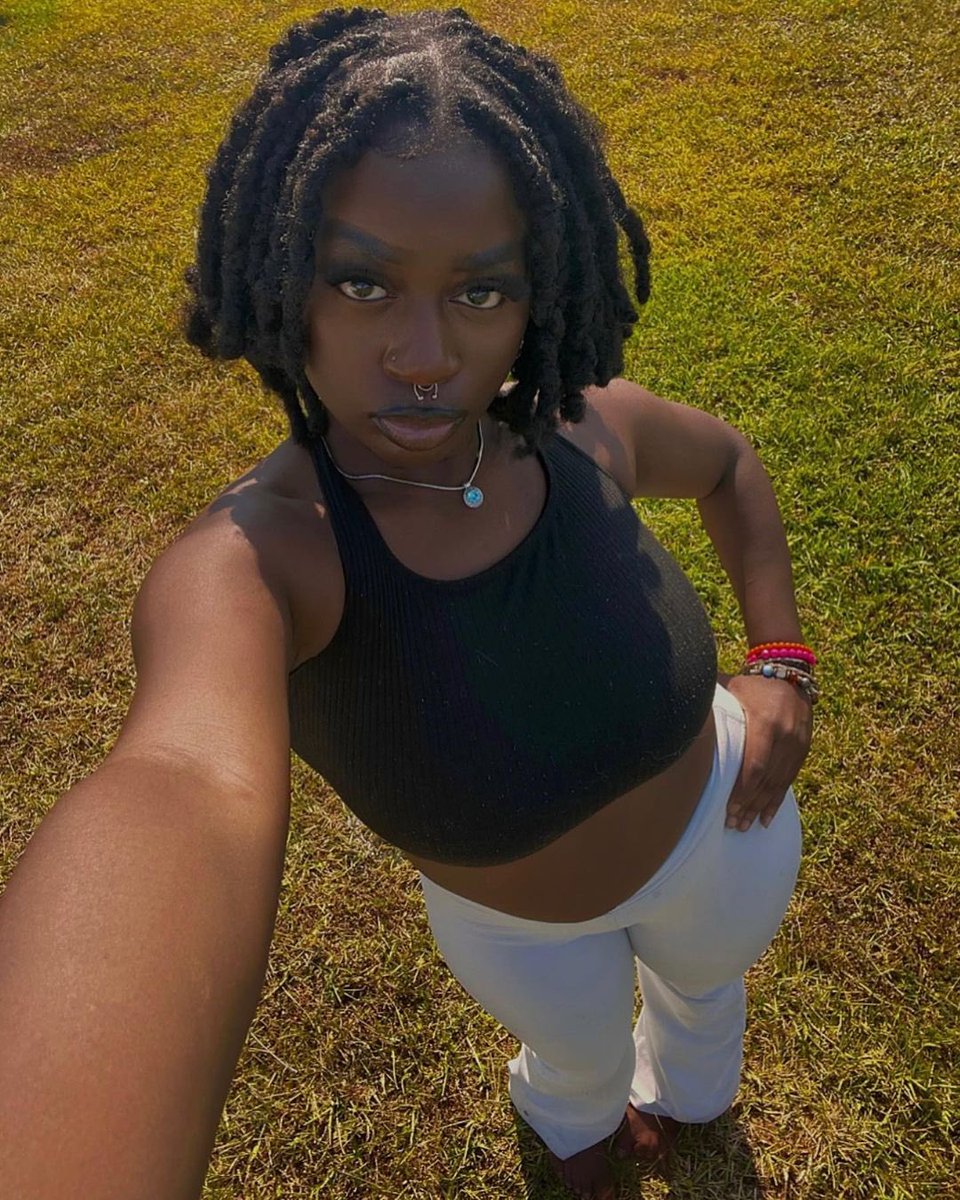 18_locs's tweet photo. 🖤🤩🖤
•
📸: IG/loczwitlexi 👸
•
•
#locstyles #locs #locjourney #locstylesforwomen 
#loclove #loclivin #locd 
#melanin #locs #locbob #locs_18 #locs_18_pic https://t.co/1ux3inawX8
