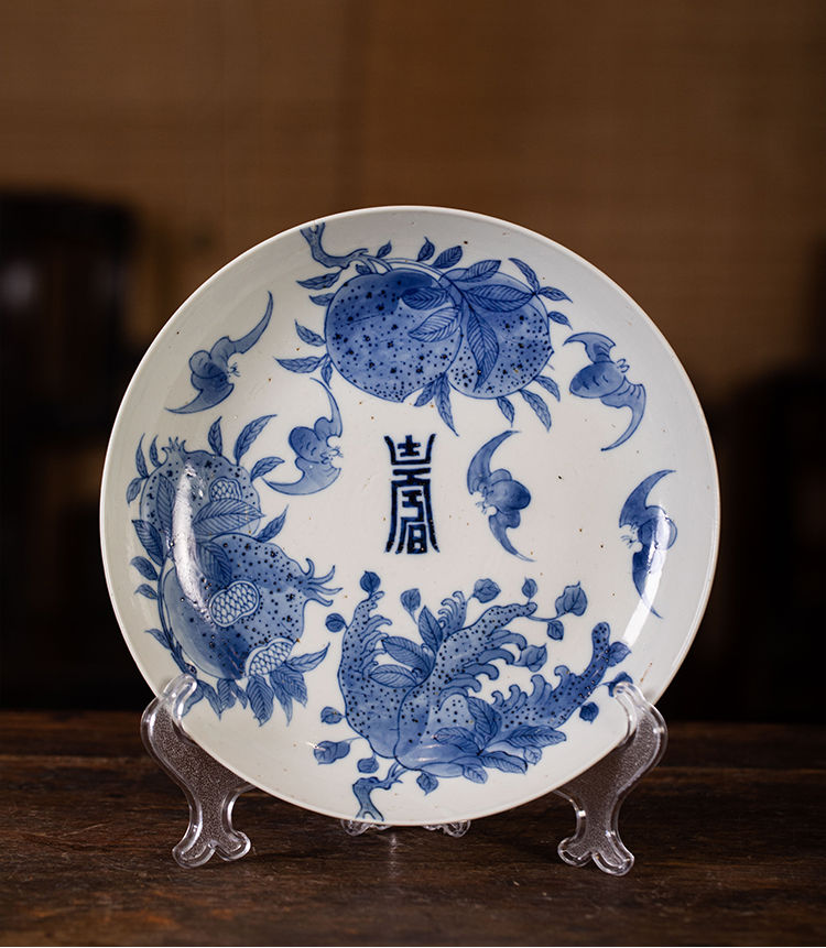 jackree88's tweet photo. Qing Jiaqing Sanduo pattern blue and white dish

View auction details, art exhibitions and online catalogs; and collections of contemporary, impressionist or modern art, #Asian antiques #Chinese art.

https://t.co/PFiikI8mOn

#Chineseauction #artauction #liveauctioneers https://t.co/XBUzfgKkEk