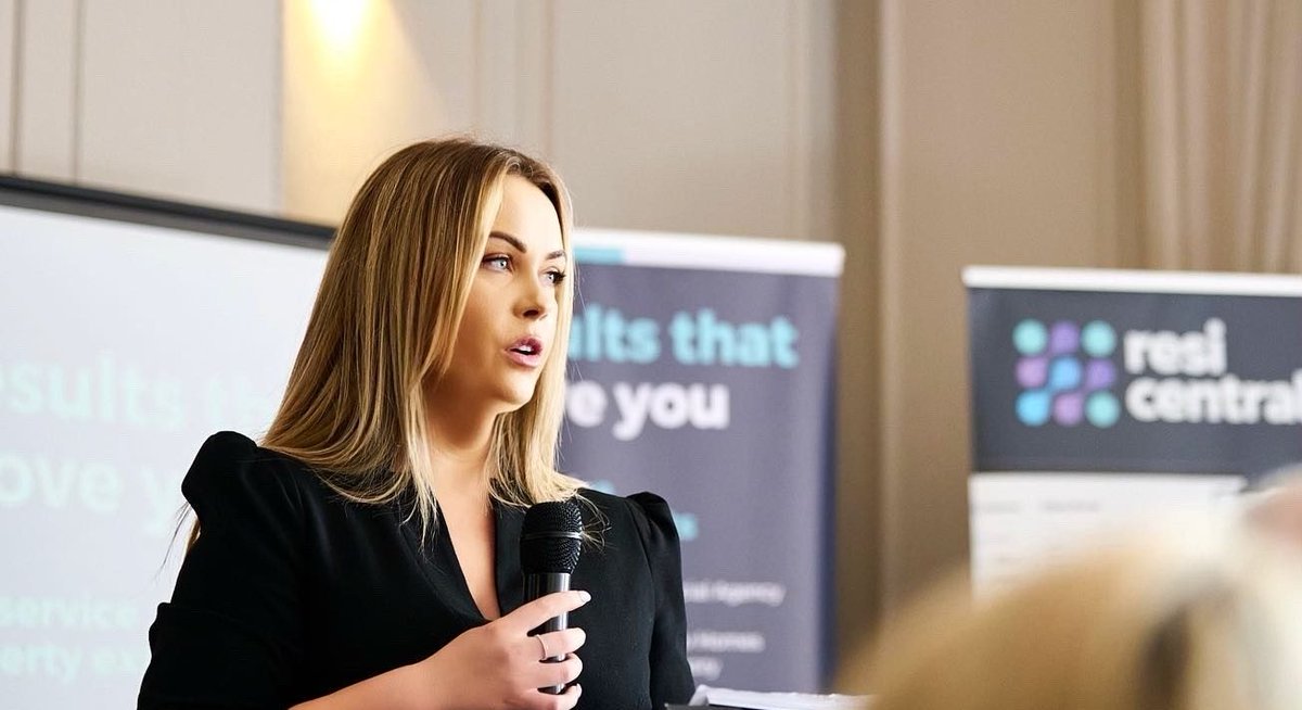 cassie_moyse's tweet photo. Portfolio North editor Cassie Moyse opens issue 21 with a look back at the first few months of 2023 and a breakdown of the five words that make up Portfolio's values and mission.
Read the full notes from the editor here: https://t.co/beBFuIYire
#issue21 #portfolionorth https://t.co/a1TagFjN1O