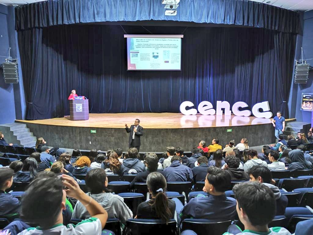 lgparranoriega's tweet photo. 🍿 Tuvimos #CineConversatorio sobre #ViolenciaDigital con las y los jóvenes de #Metepec.
En esta ocasión el encuentro fue en Instituto #Cenca.
Gracias por la apertura y apoyo de la @humanos_metepec a cargo de @ArturoTonatiuh_ y presencia @EverardoPadilla y Virginia Pedraza. https://t.co/ApSUjlyRy0