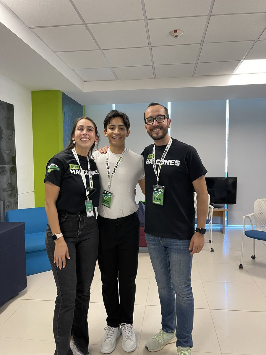 ferlop89's tweet photo. Tuvimos un padrino de lujo para este #Interhalcones de @Tecmilenio https://t.co/e4SpR3L5VG