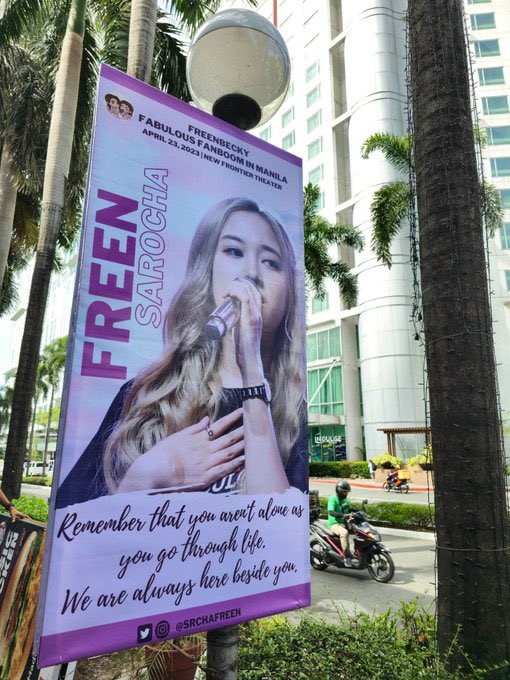 FreenBecky_PH's tweet photo. [FanBoom Project UPDATES] 

The Lamp Post Ad Project for #FreenBeckyFanBoomMNL is already up! ✨ 

If you would like to visit these ads, feel free to take pics and tag the artists to let them know that we're always here to support them 💖

📍 : Shopwise (Aguinaldo Ave.), in front of JCo and Wendy's in Araneta, Cubao
🗓 : April 19 - April 26

#srchafreen #beckysangels #ฟรีนเบค #FreenBeckyFanBoomPH