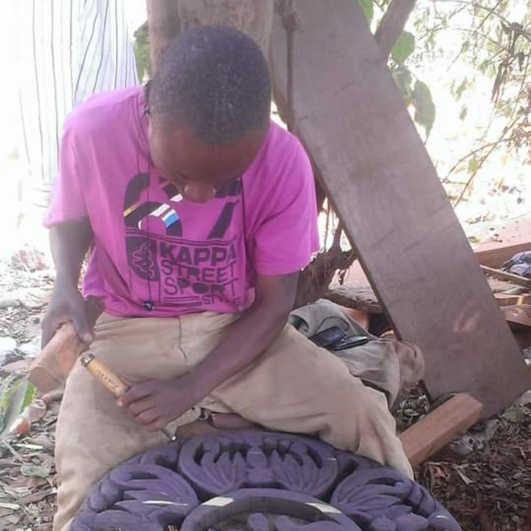 musarajab8's tweet image. #Yoboi R M the wood #curving artist #working +256752587678 am here to serve you nothing but fantastic art #pieces
Thank you for your support +256752587678 #WhatsApp number call next #woodcurvingnsambya #GoodMorningTwitterWorld #ArtistOnTwitter #artwork #wood