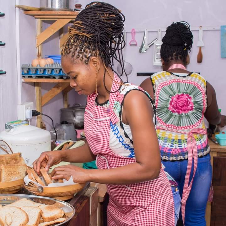 keta_vibes's tweet photo. A glimpse in the kitchen of the Tagbo Falls Lodge where your vegetable omelettes, poached eggs or tofu scramble is prepared with a smile 🍳 at Tagbo Falls Lodge. https://t.co/9wVhlP0pN3
