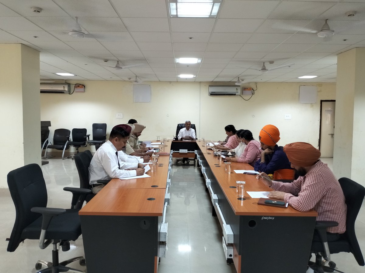 dlsa_gsp's tweet photo. Quarterly meeting held under the Chairmanship of Ld.District &amp; Sessions Judge Gurdaspur with the members of District Legal Services Authority Gurdaspur on dated 17.04.2023 https://t.co/IN2v1DOe6Z
