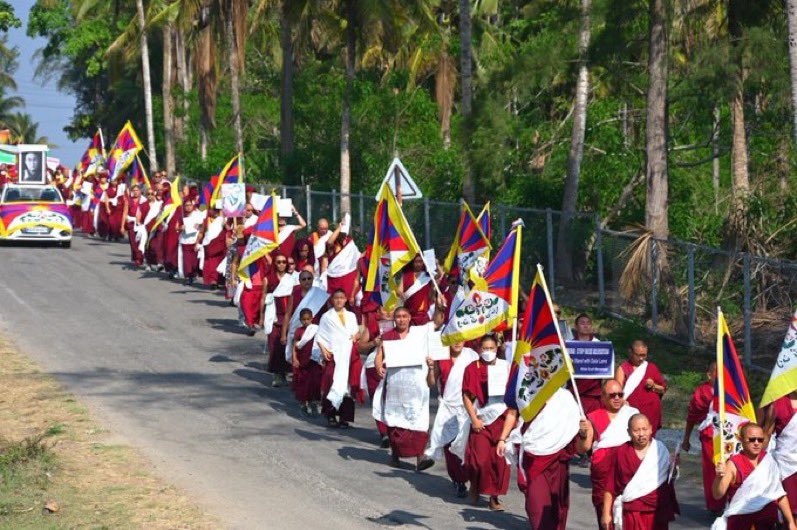 The White Scarf Movement has been founded to support HH the Dalai Lama. It has arisen in South India and it has taken to the roads. <a href="/PalazzoTsai/">Dr. Patricia Palazzo Tsai</a> <a href="/Camila_Vergara/">Camila Vergara</a> Wear your white scarf with joy!