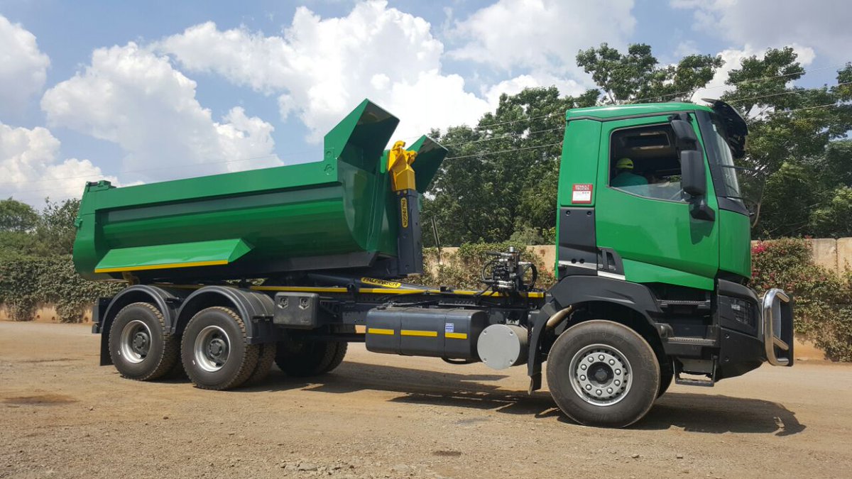 PalfingerSA's tweet photo. The loading and unloading of hookloader containers becomes an easily accomplished task with the efficiency, reliability and versatility of the Palfinger Hookloader.
#palfinger #hookloader #containerhandling https://t.co/2uERdWij8A