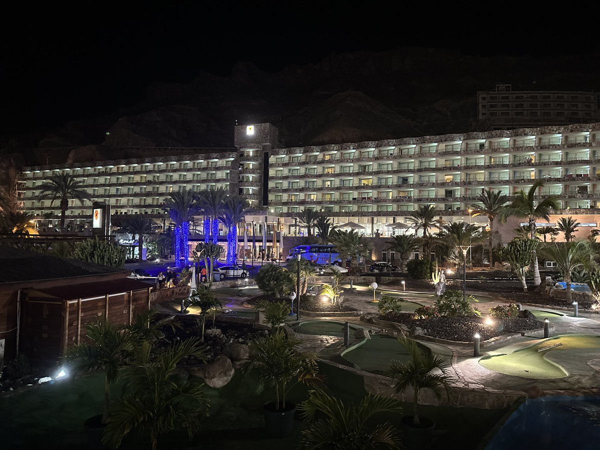 BadToxic's tweet photo. At #night at our #hotel #ValleTaurito.
#lights #Nacht #nightProgram #miniGolf #nightLife #arenaPlaza #showTime #dance #Tanz #ParadiseHotel #vacation #trip #travel #Reise #Holliday #urlaub #Canaries #CanaryIslands #Canary #GranCanaria #island #Insel #Taurito #Spain #Spanien https://t.co/bw6lmuxvua