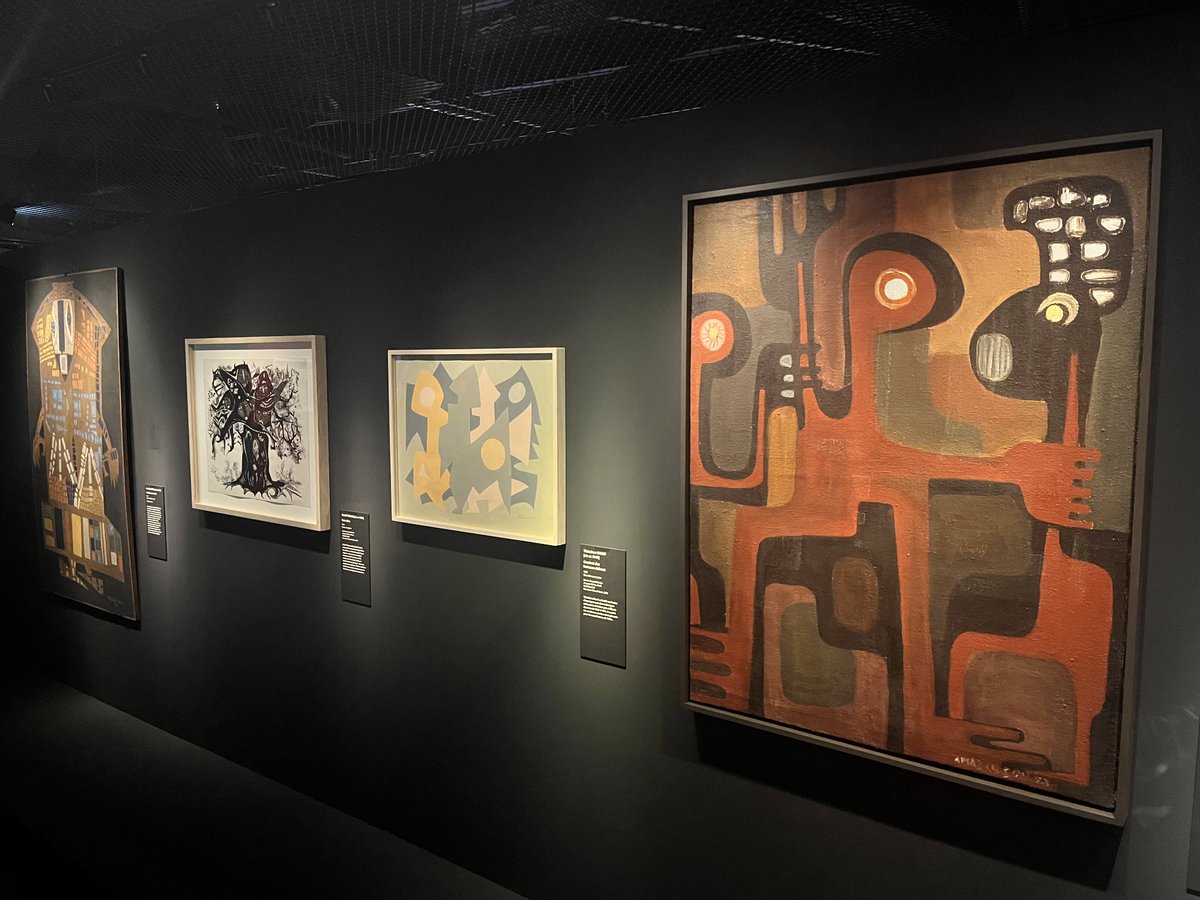 ADIAF_O's tweet photo. Visit to the @quaibranly as part of our #CollectorsProgram. The members benefited from a guided tour of Léopold Sédar Senghor's exhibition, “Senghor et les Arts. Réinventer l’Universel” by the co-curator, Sarah Ligner. https://t.co/AdEEFquoHH