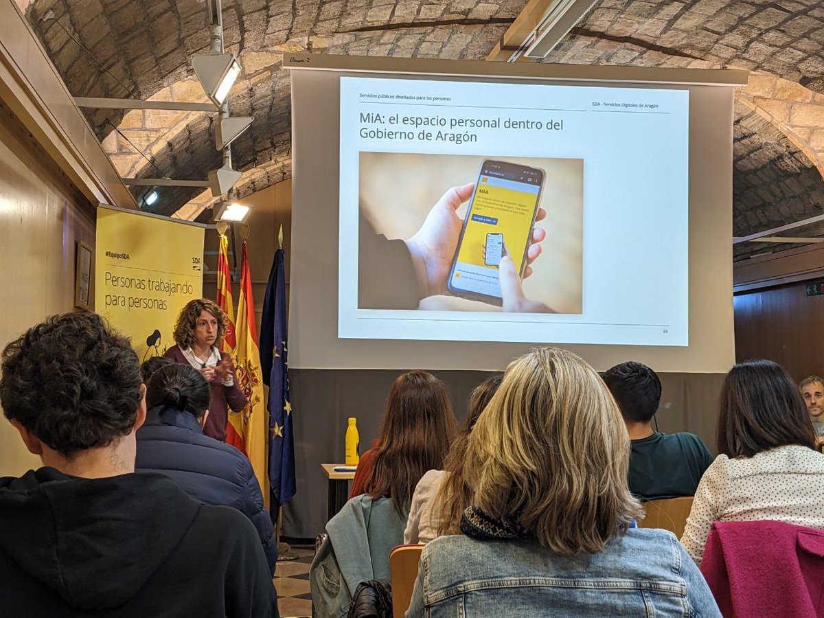 SDA_aragon's tweet photo. Ayer recibimos a las participantes en la Residencia Abierta del @laaab_es para presentarles el trabajo de SDA, ¡gracias por la escucha y la curiosidad! https://t.co/E9PpUo2FxJ