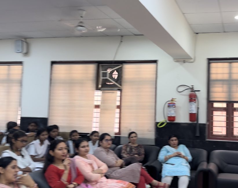 DrPreetikhatri's tweet photo. #Counselling session for #girls students was organised to ensure their #safety and learn to say ‘No’ to any wrong to them & they can share any problem thru complaint box in school. #Students were motivated to learn self defence with some tactics.Thanks to @DcpNorthDelhi #dcpouter https://t.co/58zL7YEL42
