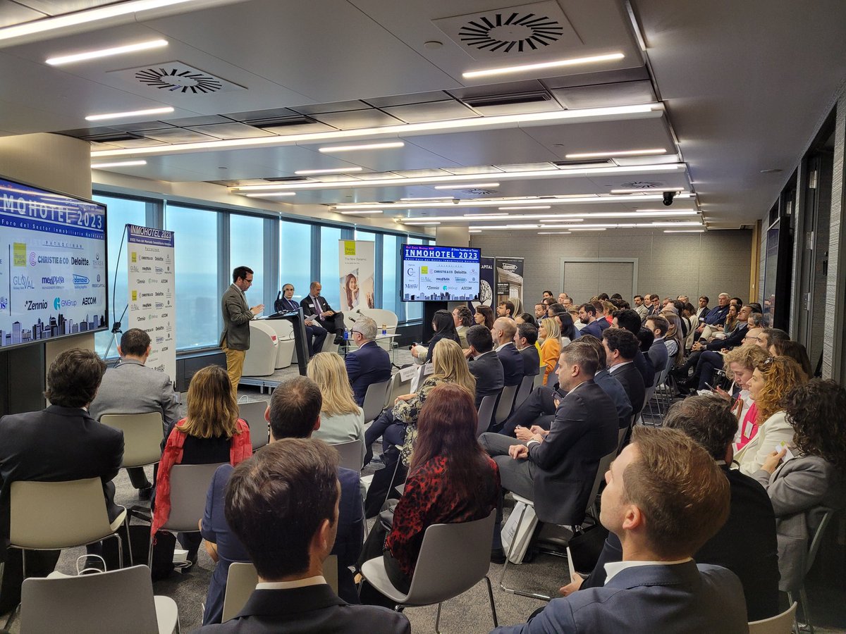 CesineEditorial's tweet photo. Hoy estamos en #INMOHOTEL2023 con aforo completo gracias a @HoganLovells @ChristieCoEs @DANOSA_SPAIN @gngrup @jfgesp @AECOM @Deloitte_ES @ZennioSpain @medplaya #FruxCapital #Gloval #Thirsa. https://t.co/z69YG1VW3s