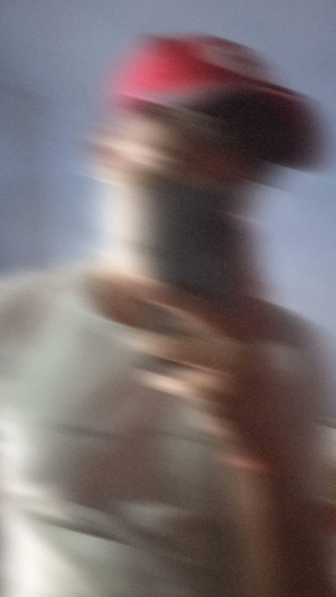 sudh_official's tweet photo. Glitch -_--_- https://t.co/Gutw1n9qbb