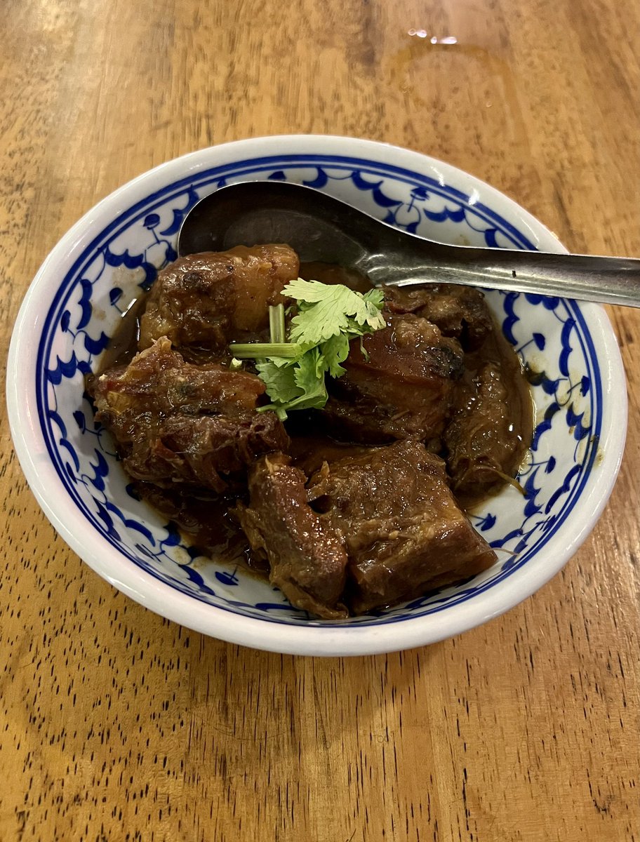 papdiawdiawmaa's tweet photo. ร้านอาหารพื้นบ้านภูเก็ต ป่าตอง อาหารอร่อย รสชาติจัดจ้าน ถึงเครื่อง บริการดี ราคาดี ใครไปภูเก็ตแนะนำเลย
📍ร้านกาบกล้วย
#ReviewThailand #รีวิวภูเก็ต #Reviewphuket
#แปปเดียวเดี๋ยวมา #papdiawdiawmaa #nrintravel https://t.co/2qSOWHrAV5
