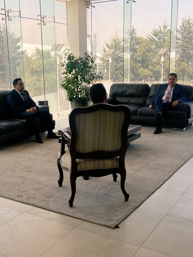 victor_rosast's tweet photo. Agradezco a @geramonro05 , @israeljero y @RicardotorresgG , la invitación a formar parte del "Comité de Educación Dual de los tipos Media Superior y Superior." @cavdem1970 @AsecemNacional @AECHAC3 @edomexaldia @AMXNoticias @SintoniaticaD https://t.co/qWwDKpu92L