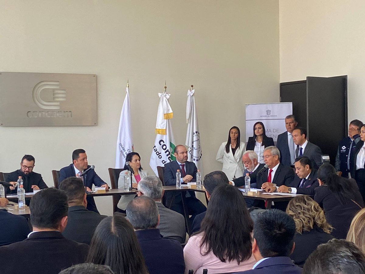 victor_rosast's tweet photo. Agradezco a @geramonro05 , @israeljero y @RicardotorresgG , la invitación a formar parte del "Comité de Educación Dual de los tipos Media Superior y Superior." @cavdem1970 @AsecemNacional @AECHAC3 @edomexaldia @AMXNoticias @SintoniaticaD https://t.co/qWwDKpu92L