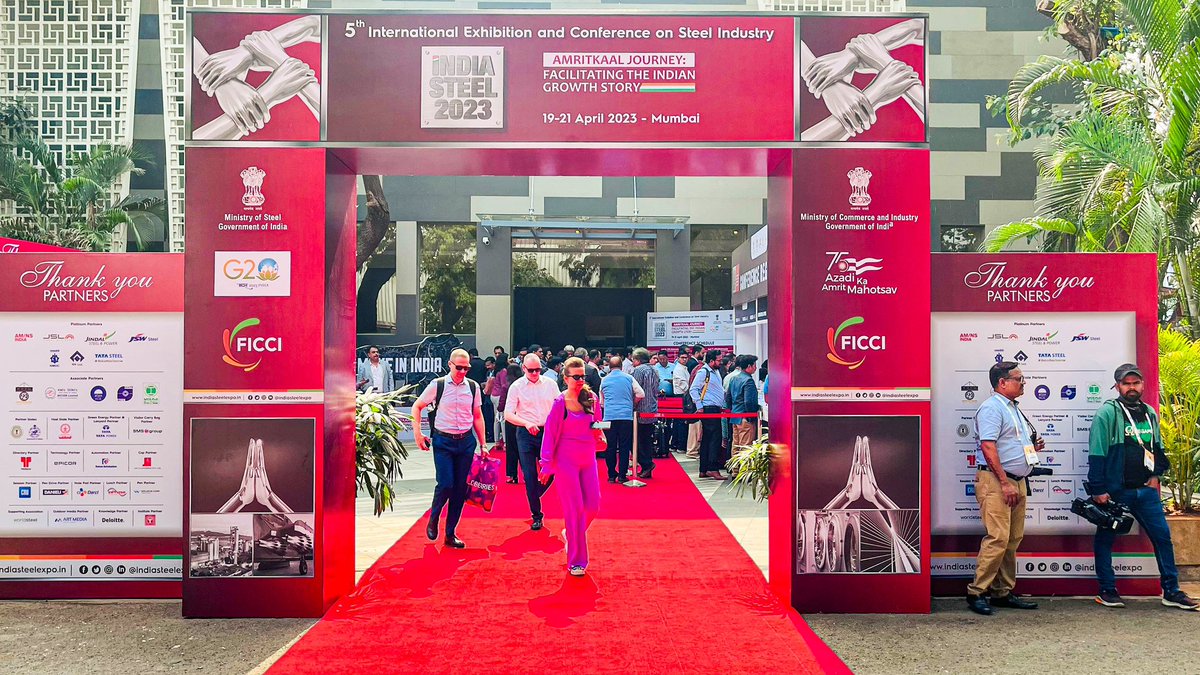 DoC_GoI's tweet image. Day 1⃣ of #IndiaSteel2023 - India's largest exhibition &amp;amp; conference dedicated to the steel sector.

Delegates and participants arriving. Stay tuned for more insights.